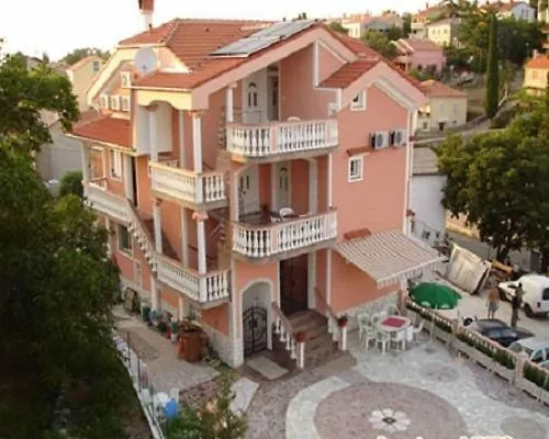 Ivec Apartment *